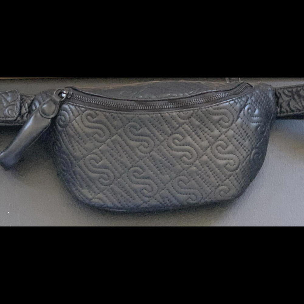 Steve Madden Women’s Logo Black Crossbody Waist Belt Bag